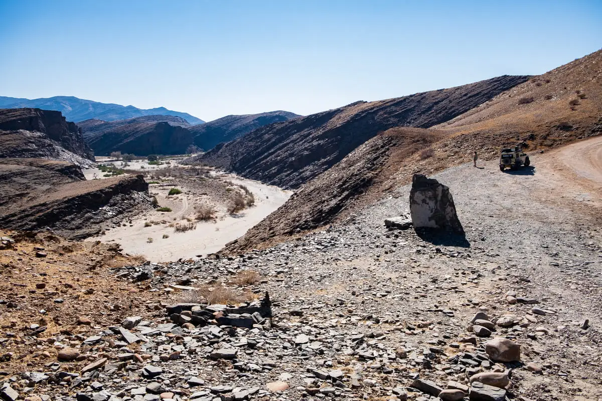 Panorama du canyon de la rivière Kuiseb lors d'un road trip en Namibie sur la route C14 vers Sesriem.